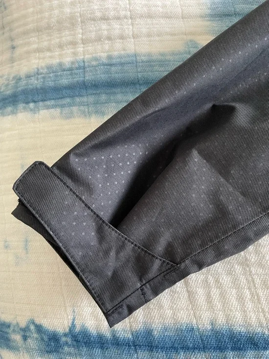 The North Face Gray Dot Print Hooded Rain Shell Jacket - Picture 10 of 17